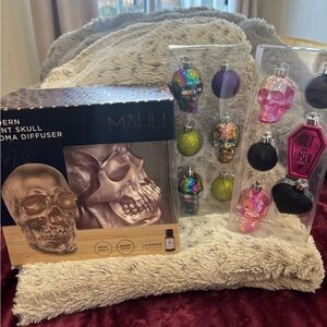 💀 MÄHLI Skull Aroma Diffuser and Ornament Set 💀